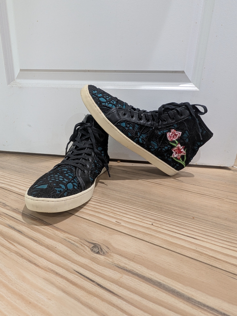 Steve Madden Men’s Black Lace Floral Rose High Top Sneakers Size 12 - Picture 5 of 10